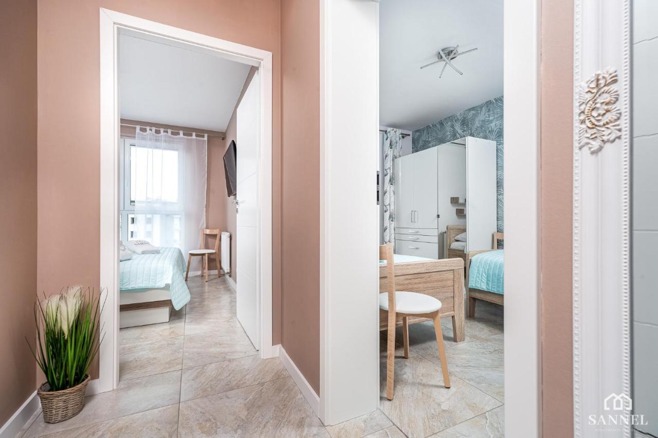 Apartament Lazure Przy Lesie-Sloneczne Tarasy Dziwnowek-Sannel Apartments For Rent エクステリア 写真